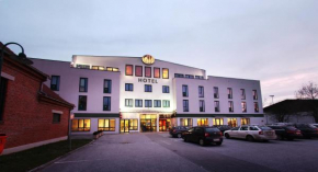 Отель Hotel GIP  Гроспетерсдорф